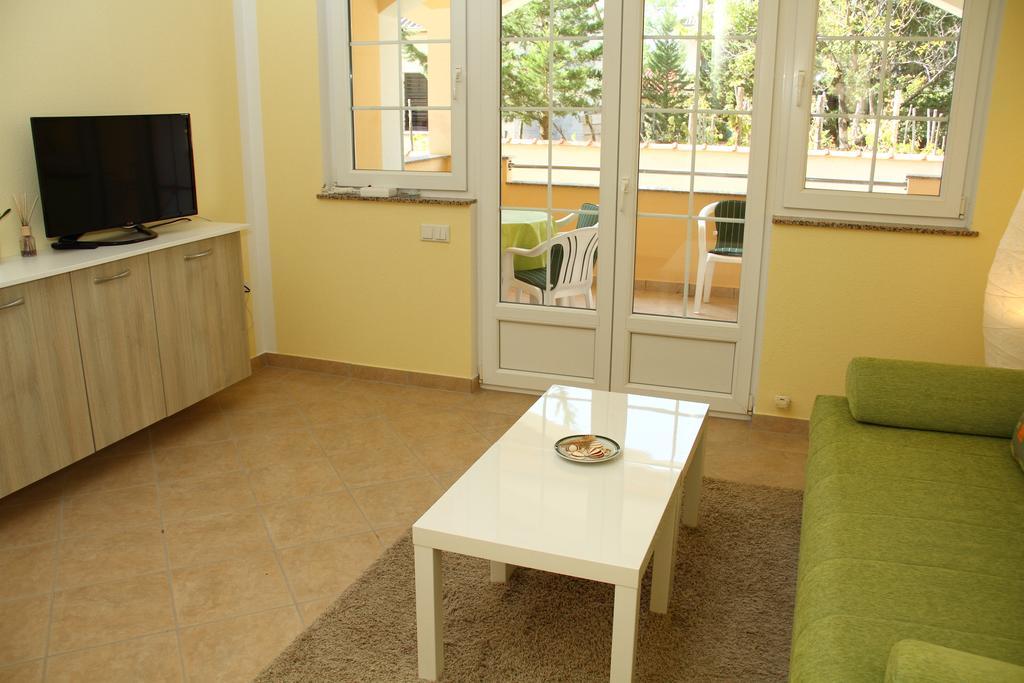 Apartments Jadera ปริฟลากา ภายนอก รูปภาพ